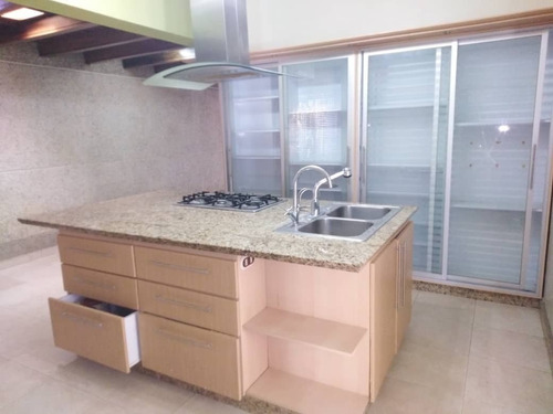 Imagen 5 de 13 de Venta De Amplia Casa En Urb. Trigal Valencia Atc-740