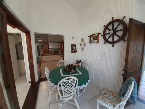 Casa En Venta De 6 Dormitorios En Lugano
