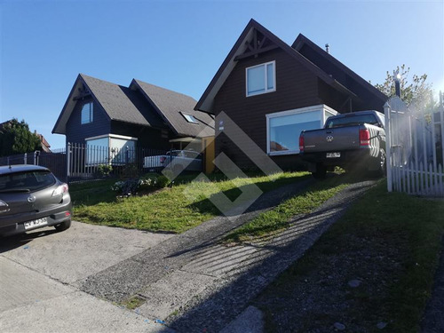 Casa En Venta De 3 Dorm. En Lomas De Reloncavi Puerto Montt