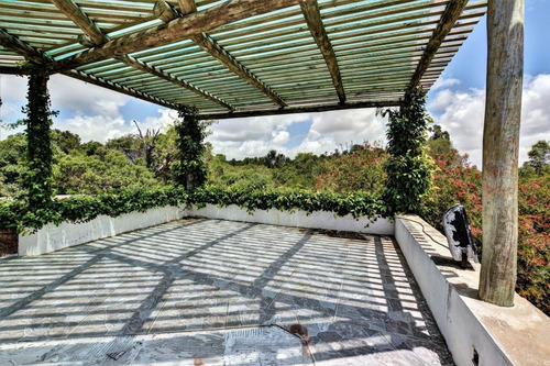 Venta De Chacra (quinta) De 3 Dormitorios En Punta Ballena, Punta Del Este.- Ref: 5123