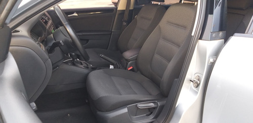 Imagem 13 de 14 de Volkswagen Jetta Comfortline 2.0 Tiptronic 2014