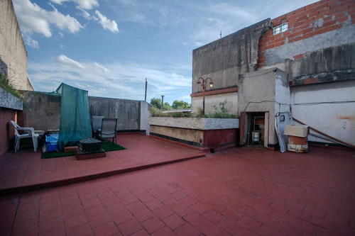 Venta Casa 3 Amb Con Cochera Y Terraza En Caseros