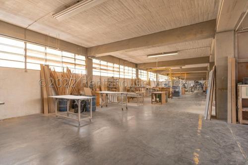 Yf Edificio En Venta En La California Norte 23-7537 Gn