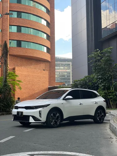 Kia K3 Cross 1.6 Zenith