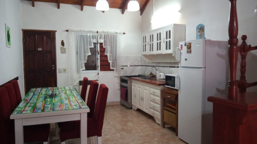 Imagen 2 de 10 de Alquiler Chalet - Calle 88 Nº 451 - Mar Del Tuyu