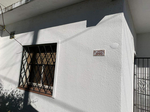 Casa 2 Dormitorios Banfield Con Cochera