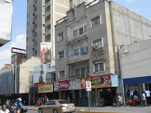 Apartamento En Venta En Centro, Av 20 De Barquisimeto, Lara Mc % R E F  24-17841