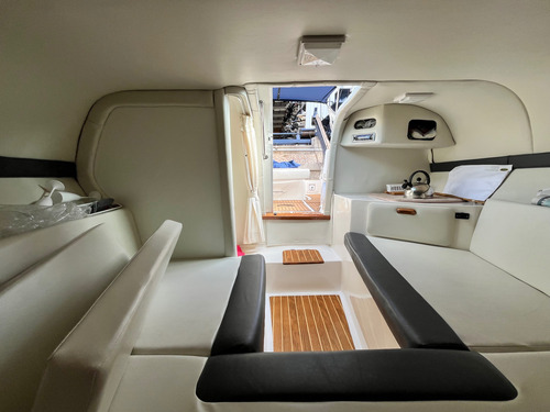 Canestrari 245 Express Cruiser Cuddy