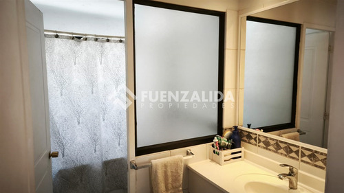 Casa En Venta De 4 Dorm. En Maipú
