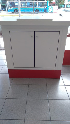 Mesa Para Exhibición De Productos Melamina Blanco Y Rojo