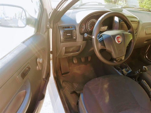 Imagem 3 de 14 de Fiat Strada Working 1.4 Flex Bau Branco Basico Documento Ok