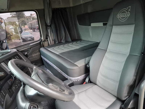 Imagem 10 de 13 de Volvo Fh 540 6x4 Traçado Ano 2014 Bug Leve Susp Mola