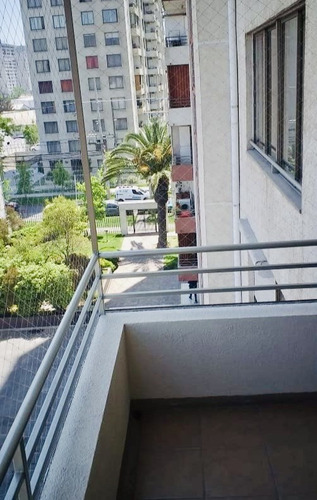 Departamento En Arriendo De 2 Dorm. En San Miguel