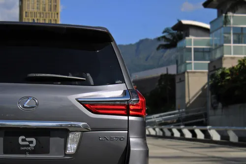 Lexus LX 5.7 570