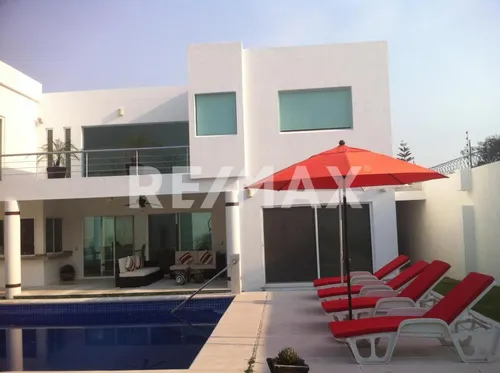 Casa En Venta En Fraccionamiento Real De Oaxtepec