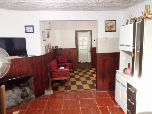 Casa En Dolores Oportunidad, Muy Buena Ubicación