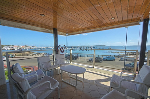 Apartamento Frente Al Puerto En Alquiler- Ref: 2563