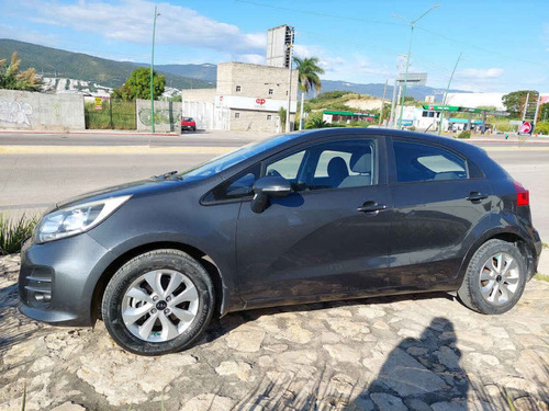 Imagen 2 de 15 de Kia Kia Rio Hb 2017 5p Hb Ex, Tm6, Ve, Qc, F Niebla, R-15