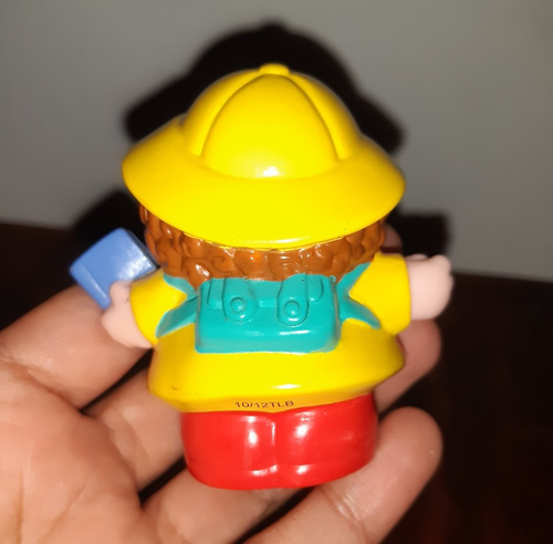 Muñeca Con Impermeable Amarillo Little People (Usado)