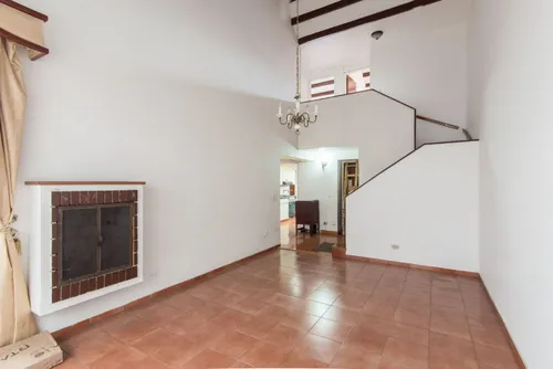Casa En Venta En Alhambra. Cod V4582
