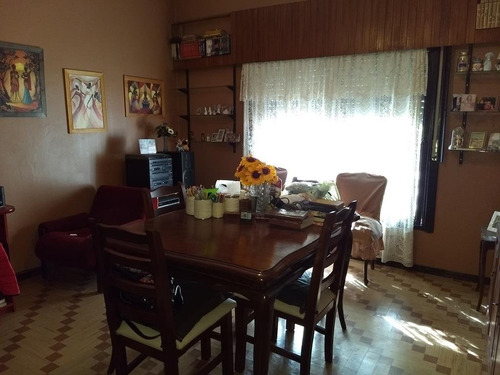 Casa 3 Ambientes Con Cochera En Lote De 150 M2