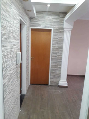 Imagen 2 de 6 de Venta Departamento De 4 Amb. - Reciclado - 1º Por Escalera