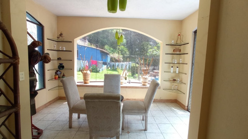 Imagen 13 de 30 de Vendo Hermosa Y Amplia Casa, Ubicada En Un Lugar De Ensueño, Rodeada De Naturaleza, Excelente Precio, 3 Salas, 4 Dormitorios, Alta Plusvalia Y Seguridad