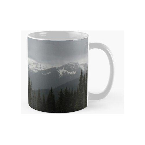 Taza Impresión De Fotografía De Montañas De Invierno Brumoso