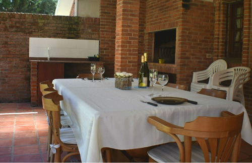 Casa En Zona Golf De Punta Del Este- Ref: 11519