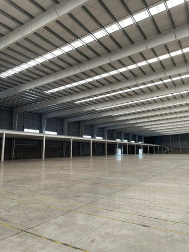 Nave Industrial / Logísticas De 11.200 M² - Las Toscas - Esteban Echeverria