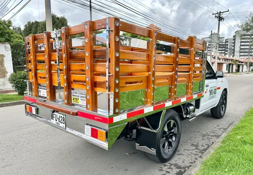 Nissan Frontier Np300 2.4 Mt 4x2 Estacas