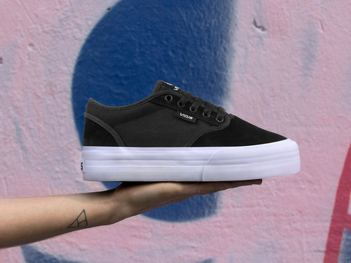 Imagen 4 de 6 de Zapatillas Vicus Folk Plataforma Gamuza/lona Negro