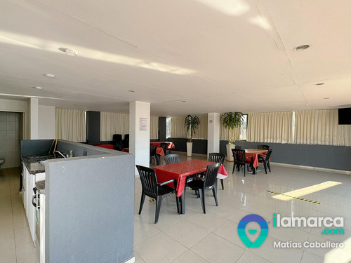 Departamento A La Venta En El Centro De Carlos Paz De 2 Dormitorios 2 Cocheras Y Pileta