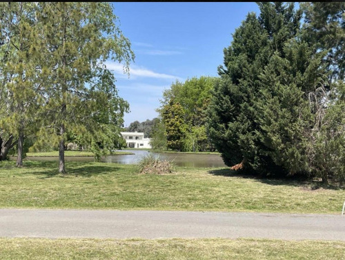 Terreno Lote En Venta En Casuarinas Del Pilar, Zelaya, Pilar