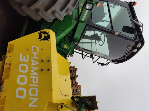 Imagen 6 de 17 de Picadora Autopropulsada John Deere 5730 04 Surcos C/ Cracker