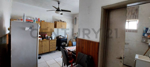 Pse Vende De Casa Interna, Sobre Av 7 De Marzo, Santo Tome, Dos Dormitorios, Living, Cocina-com...
