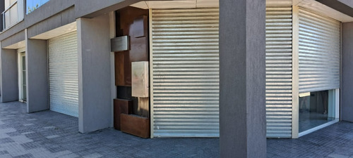 Alquiler De Locales Comerciales Sobre Avenida Moreno - ¡alta Gama Y A Estrenar!