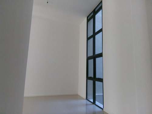 Imagen 4 de 9 de Gran Loft, Plaza Matriz, 57 M2 , Grandes Ventanales, Super Luminoso , Único !!