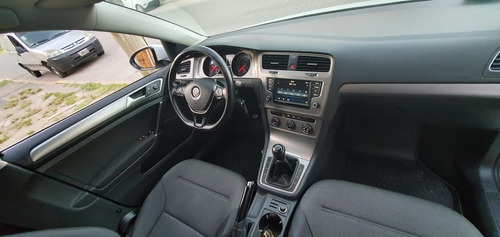 Volkswagen Golf 1.6 Nafta