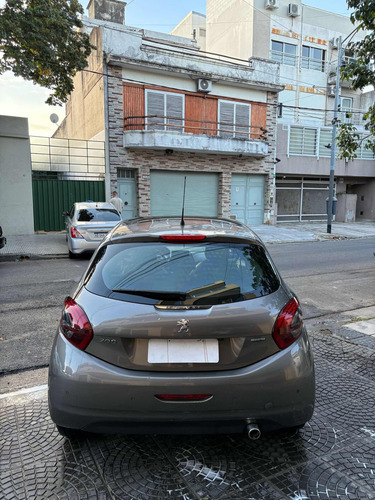 Peugeot 208 1.6 Feline
