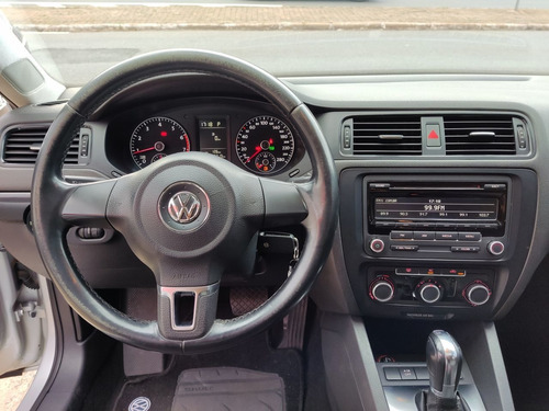 Imagem 9 de 10 de Volkswagen Jetta 2.0 4p Flex Confortline Automático