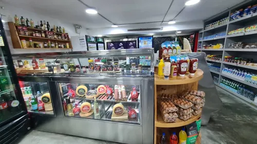 Yosmar Y Fernando Venden Bodegón Y Minimarket En C.c. Fin De Siglo - San Diego