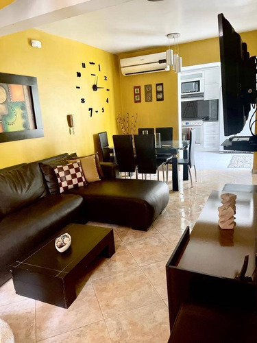 Imagen 2 de 14 de Townhouse En Venta En Naguanagua