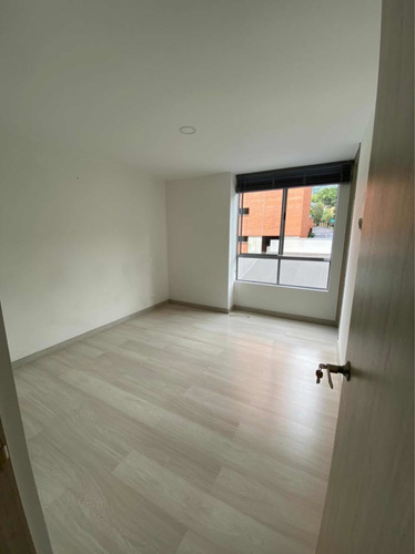 Imagen 21 de 28 de Apartamento En Envigado Loma Del Escobero