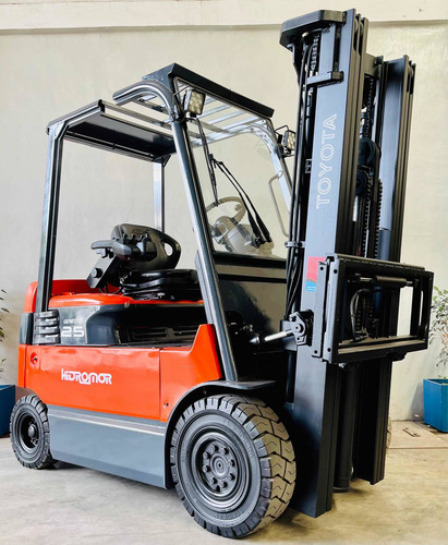 Autoelevador Toyota Electrico 2.5tn Triple Desplazador