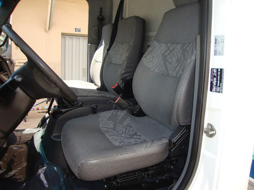 M.benz Accelo 815 Ano 2014 Carroceria 5mts