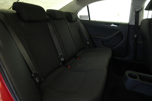Volkswagen Jetta 2.0 L4 At