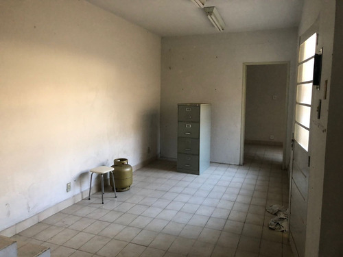 Excelente Casa Com Edícula De Dois Andares Nos Fundos