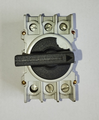 Switch Interruptor 3 Polos Abb Oetl-nf60 220vlts (Usado)