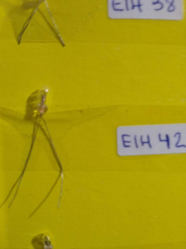 Imagen 4 de 5 de Nico 3 Lamparas De 6 Volt De 3 Mm De Espesor H0 (eih 42)